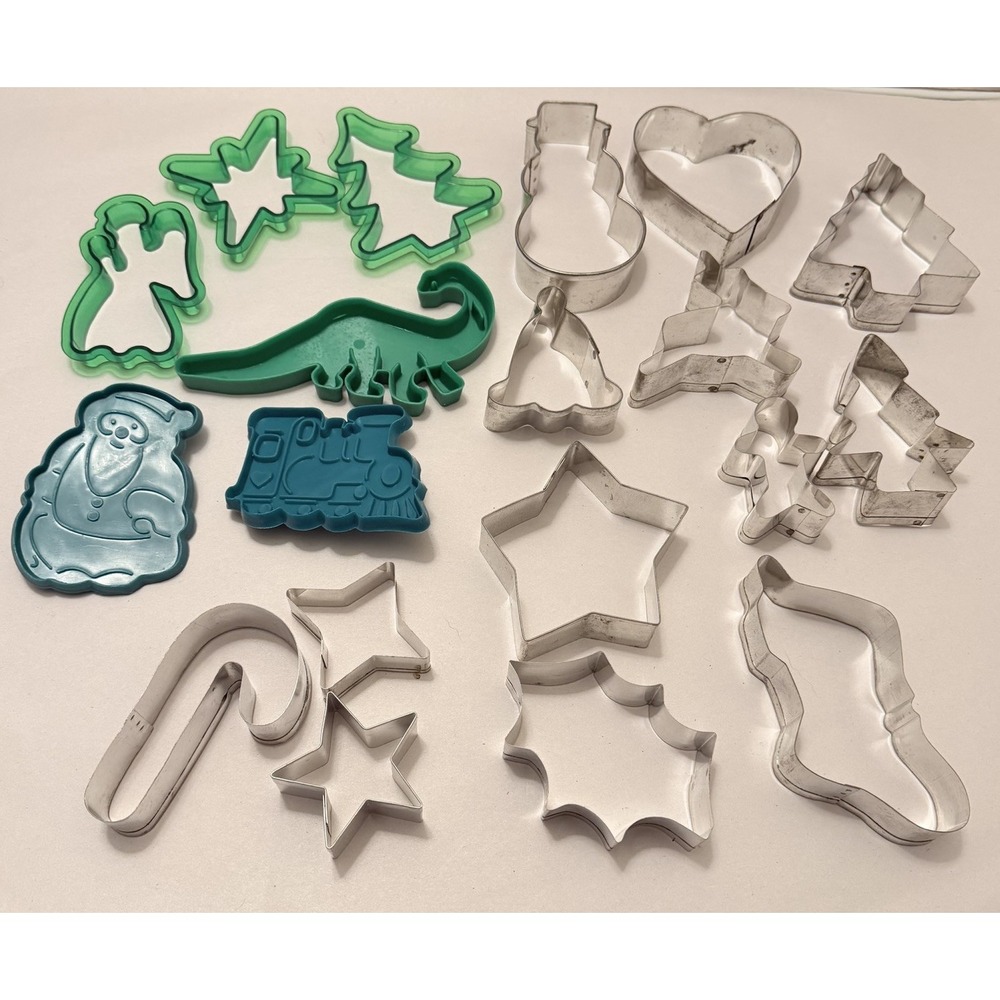 VTG Cookie Cutter LOT VTG Silver Metal Green Plastic Christmas Kitsch Retro Deco